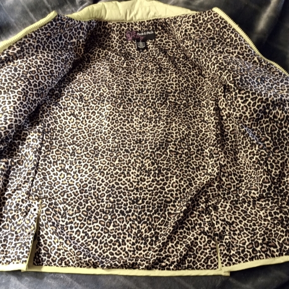 Peck & Peck Light Green Quilted Jacket - Picture 6 of 14